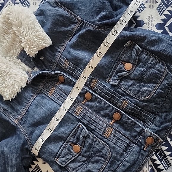 Gap Kids Little Girls Trucker Denim Jacket - Picture 9 of 11